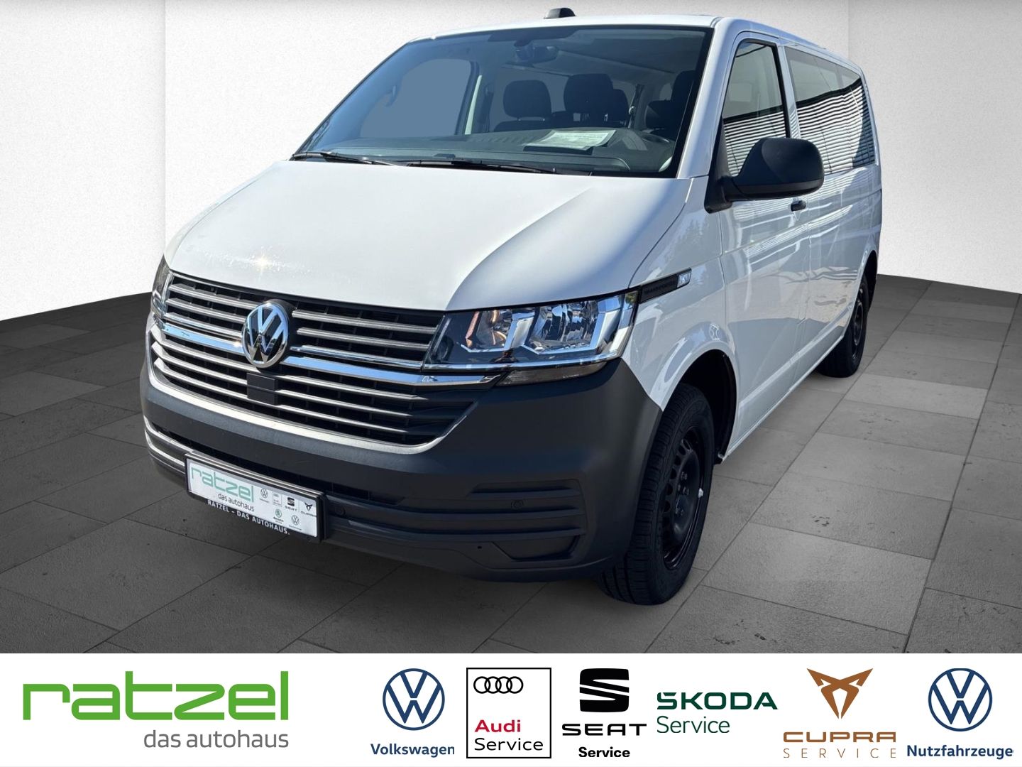 Fahrzeugabbildung Volkswagen T6.1 Kombi KR 2.0 TDI 9-Sitzer AHK DAB Rückfahrk