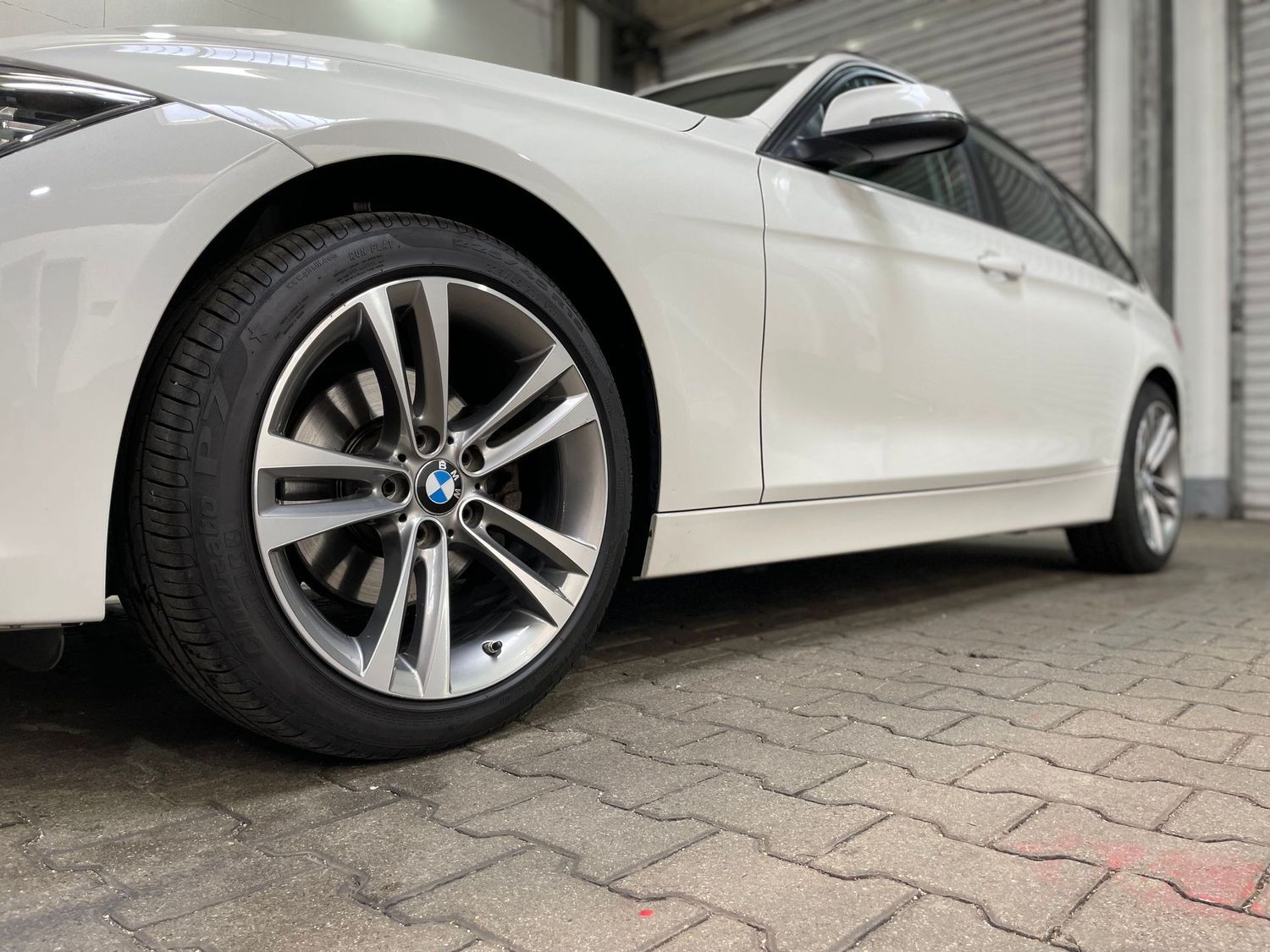 Fahrzeugabbildung BMW 320 d Advantage #LED#Tempomat#Navi#PDC