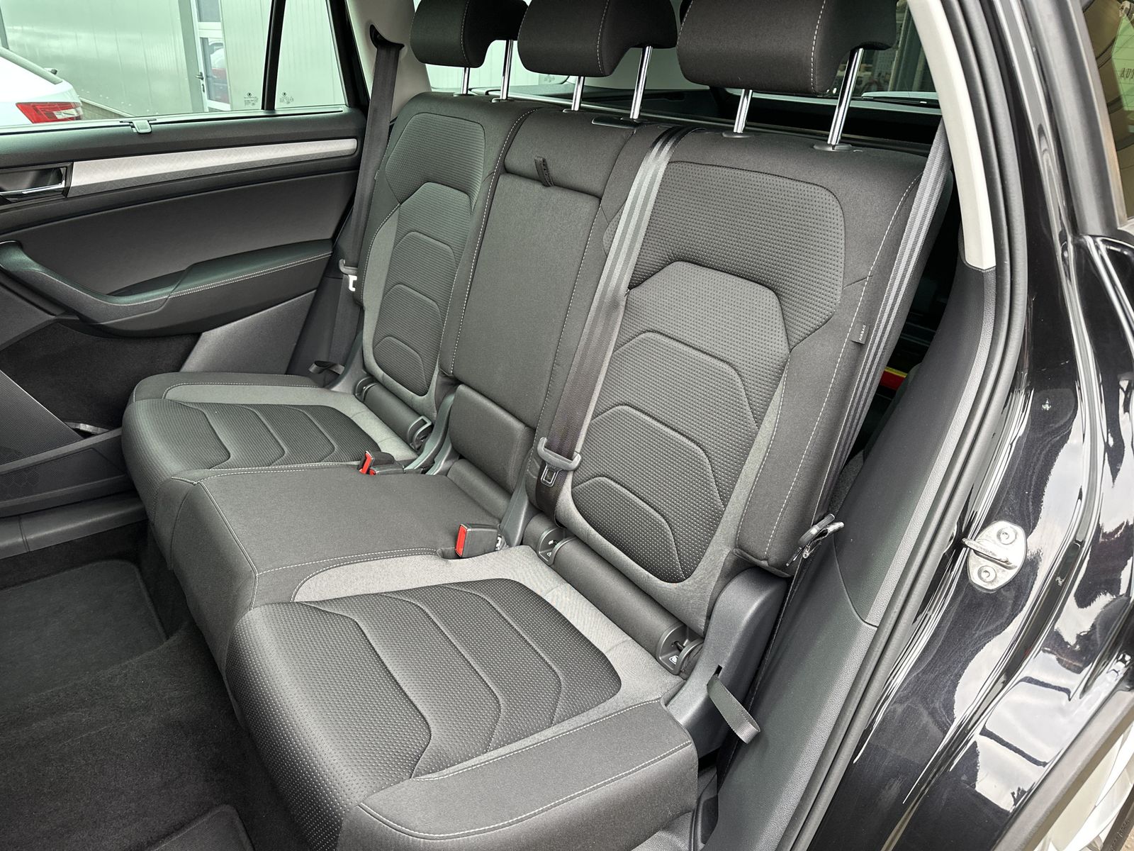 Fahrzeugabbildung SKODA Kodiaq 2.0 TDI 4x4 DSG Tour NAV+LED+AHK+CARPLAY