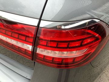 Mercedes E 300 - 11