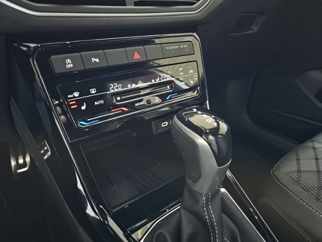Fahrzeugabbildung Volkswagen T-Cross 1.0 TSI DSG R-Line LED-MATRIX NAVI PDC L
