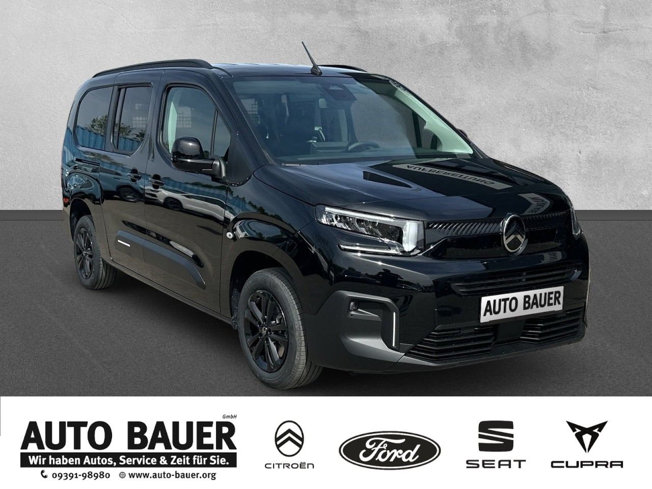 Fahrzeugabbildung Citroën Berlingo MPV Plus XL - mit KI generiert/bearbeitet
