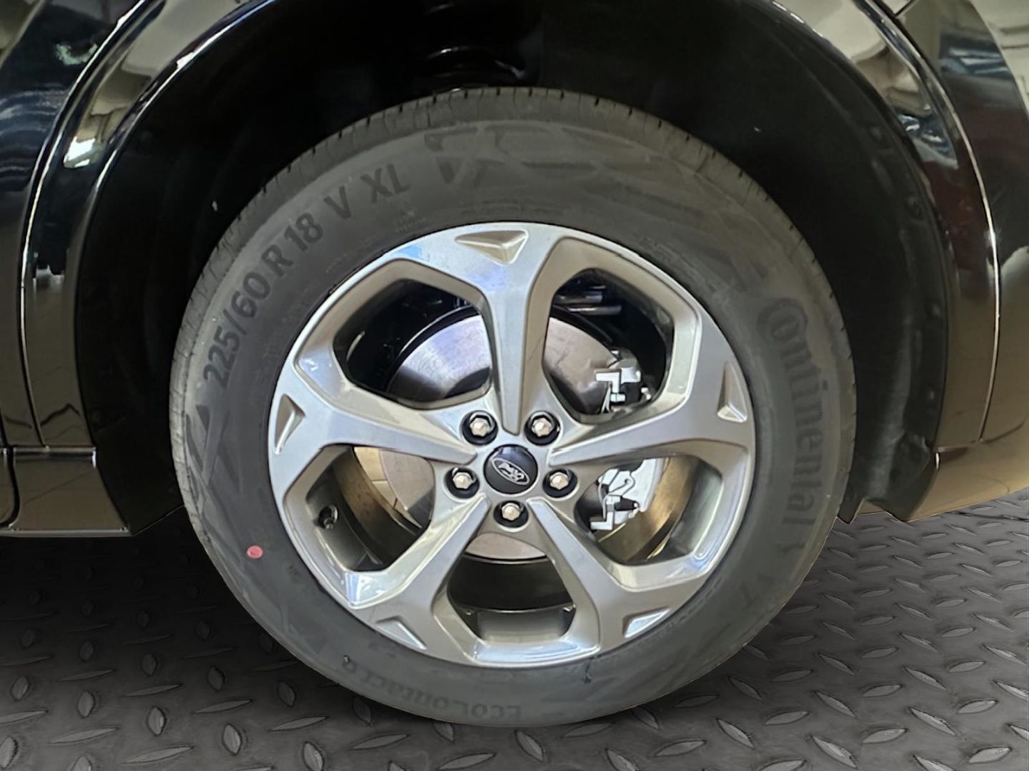 Fahrzeugabbildung Ford Kuga ST-Line Hybrid FHEV // Winter-Paket // Fahr