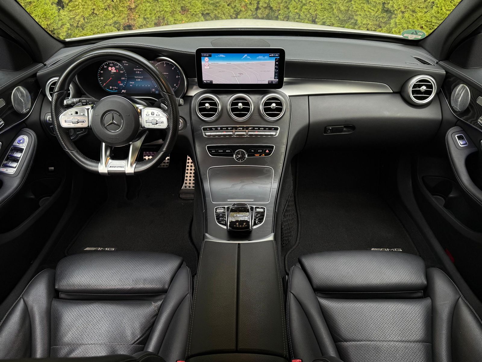 Fahrzeugabbildung Mercedes-Benz C 300 d 4M AMG-Line MULTIB+NIGHT+NAV+KAM+VIRTUAL