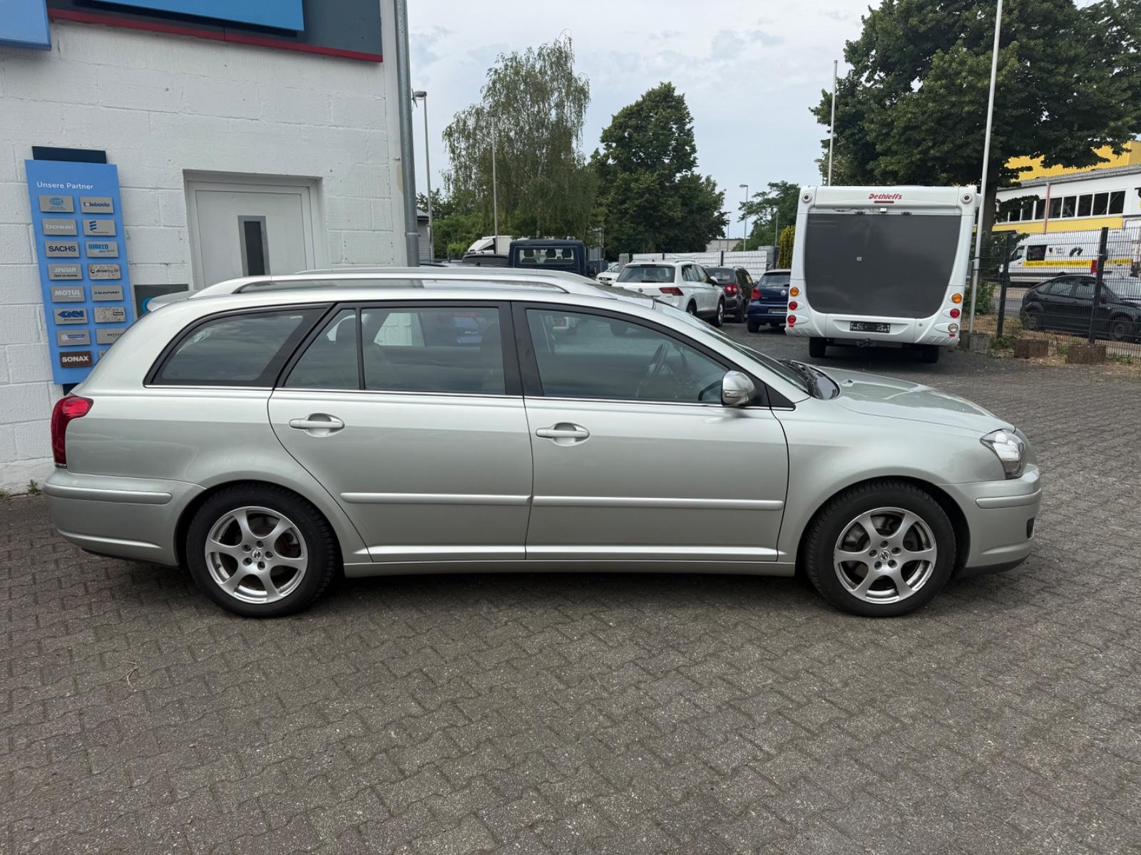 Toyota Avensis 2007 — photo 8