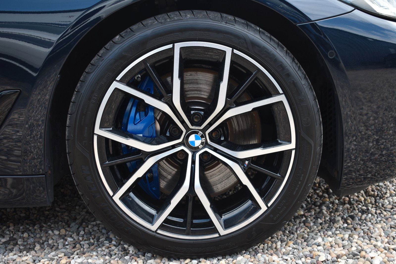 Fahrzeugabbildung BMW 530d Touring xDrive M Sport HUD H&K Pano Integra