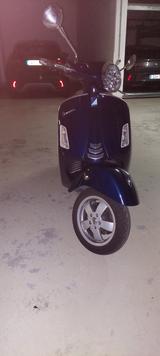Vespa GTS 300 - VESPA BLAU