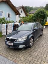 Skoda Octavia 2.0 TDI DPF Elegance Combi Elegance - Skoda Octavia aus 2009 mit Diesel-Antrieb