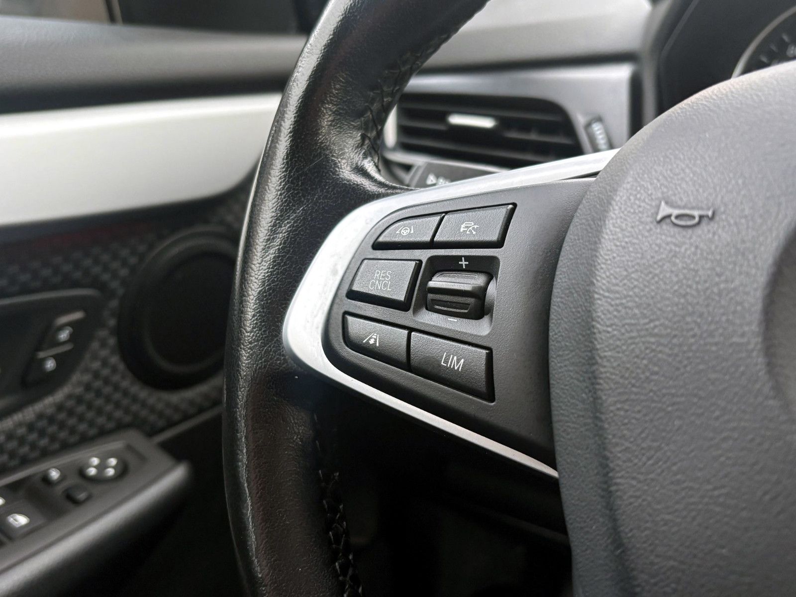 Fahrzeugabbildung BMW 218i Active Tourer Adv. Steptr. ACC PDC KAM Navi