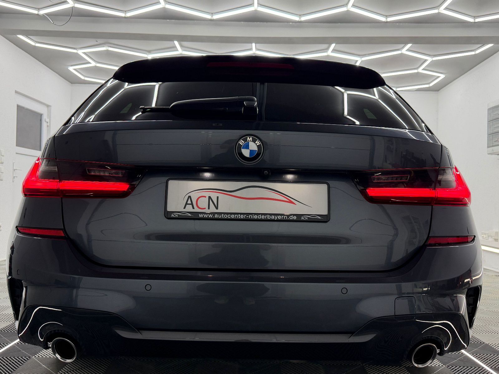 Fahrzeugabbildung BMW 320 d xDrive M SPORT/LED/HuD/H&K/AHK/ACC/VIRCO