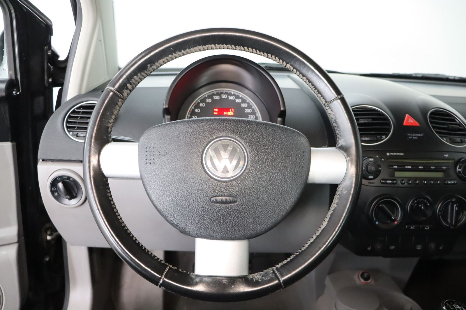 Fahrzeugabbildung Volkswagen New Beetle 2.0 * Sitzhzg. * Klima * HU/AU 07.27
