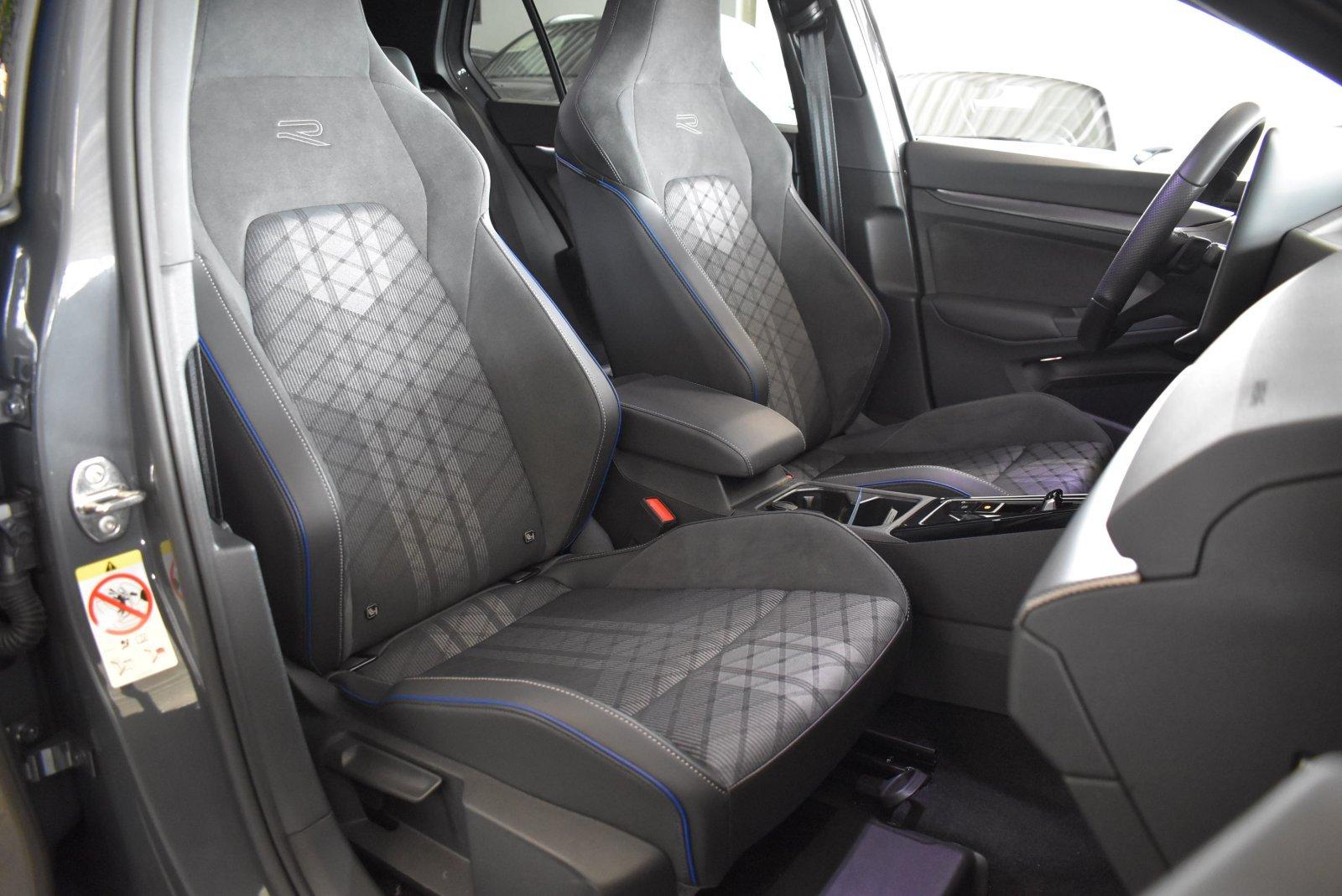 Volkswagen Golf VIII 1.5 eTSI R-Line APP LED Winterpaket, миниатюра 11