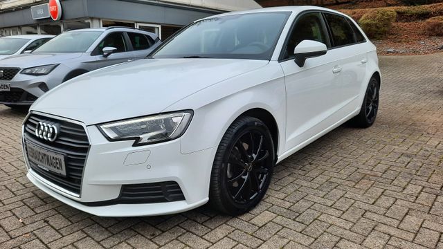 Audi A3 Sportback/I.HAND/SCHECKHEFTGEPFLEGT/NAVI/XENO