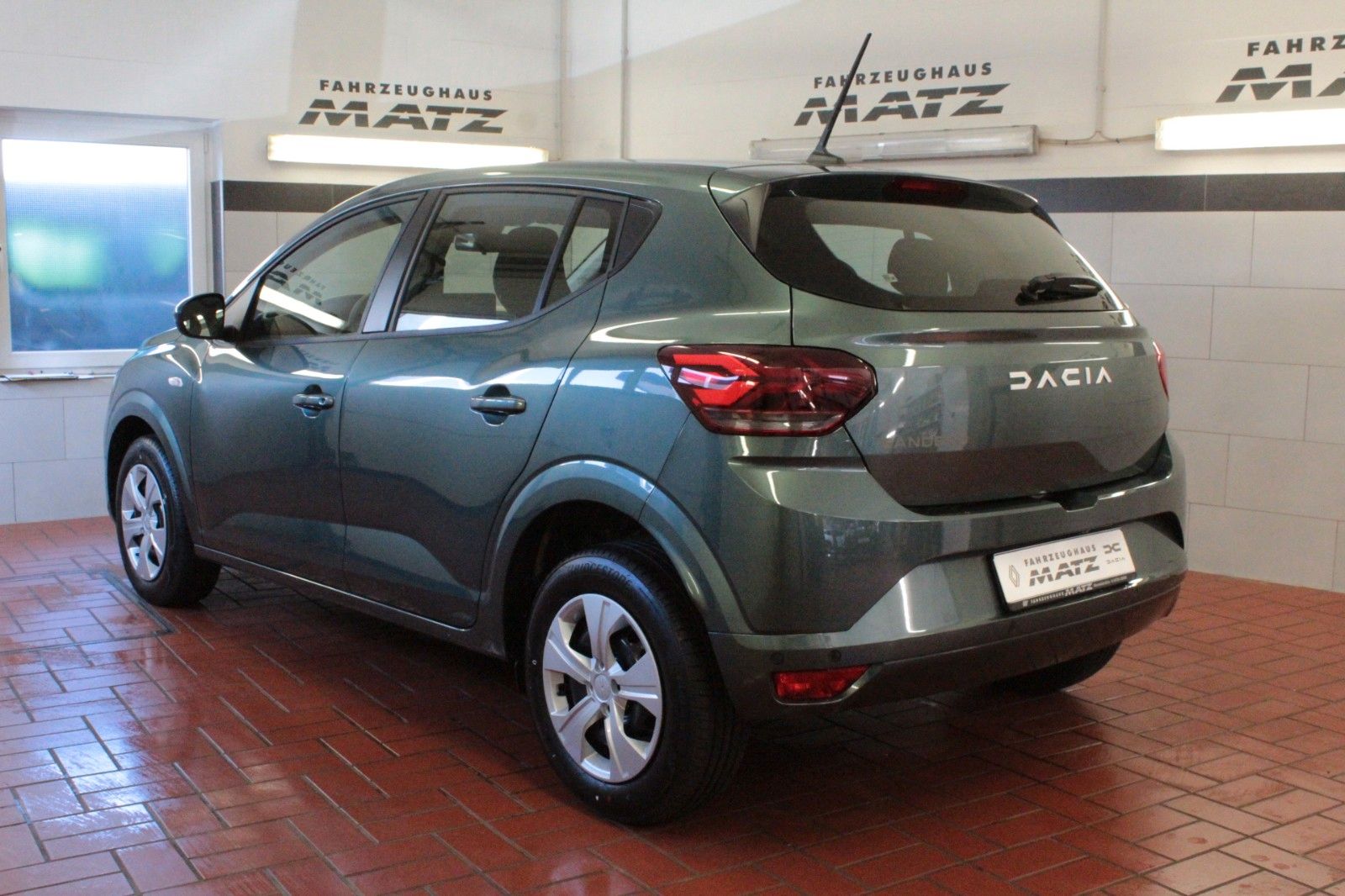 Fahrzeugabbildung Dacia Sandero TCe 100  ECO G Expression*Winterpaket*