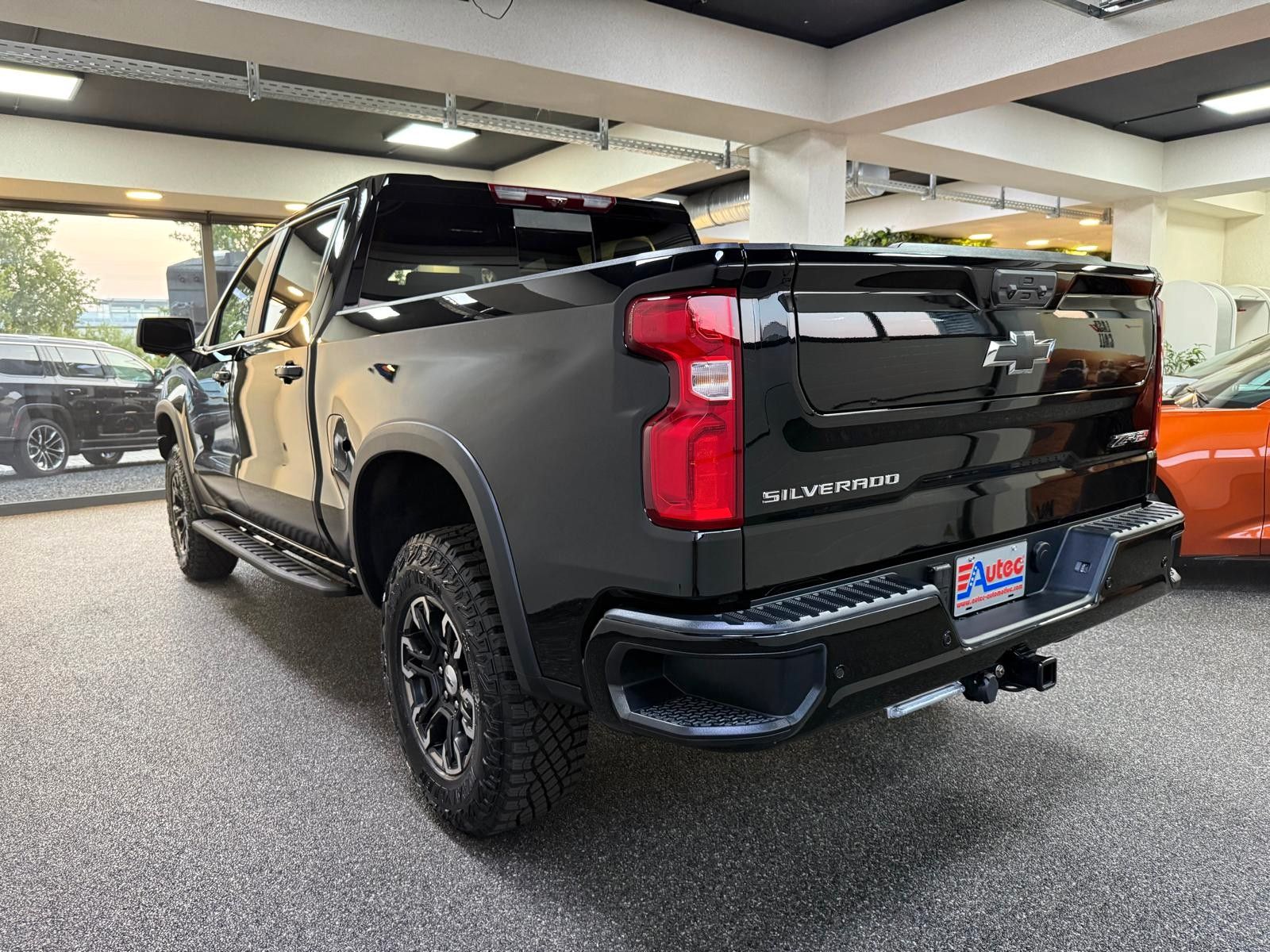 Fahrzeugabbildung Chevrolet 2026 SILVERADO ZR2 OFF ROAD-SIDE ST 6.2L V8-4x4
