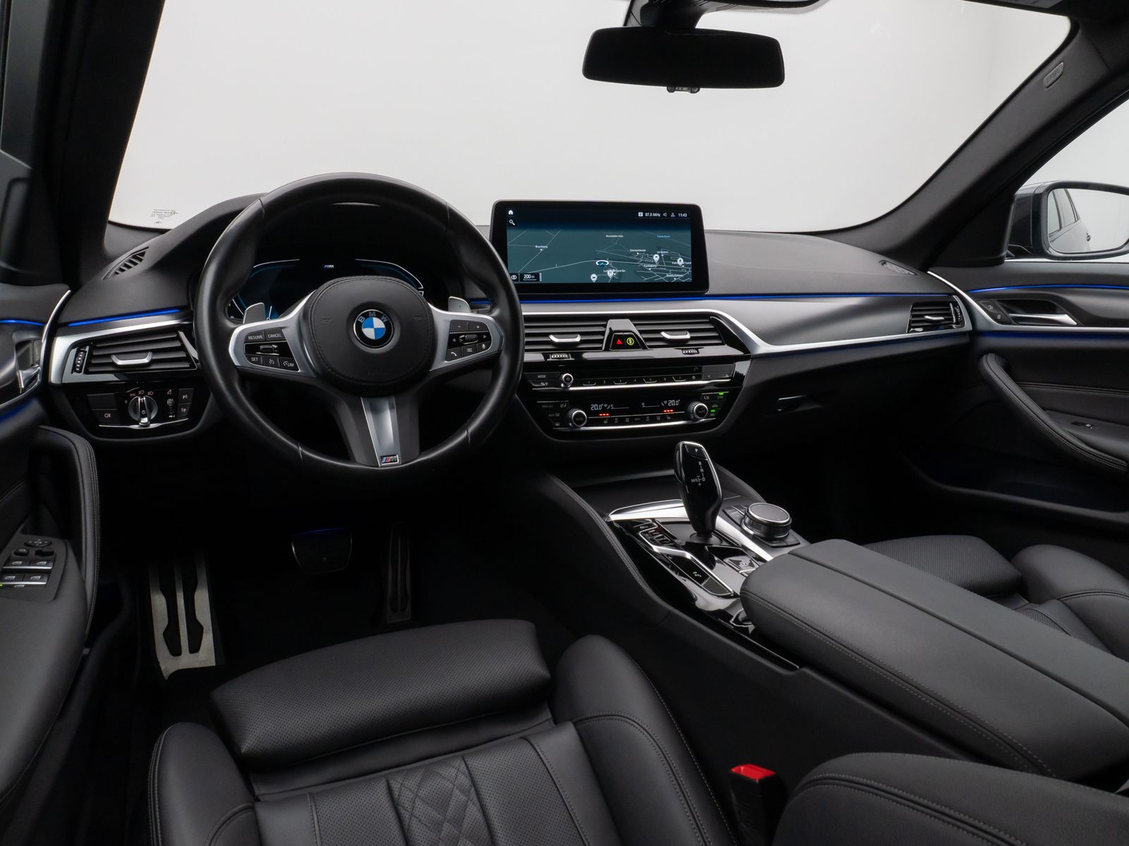 Fahrzeugabbildung BMW 530d xD M Sport DAB CockPitPro PDC Alarm 20Zoll