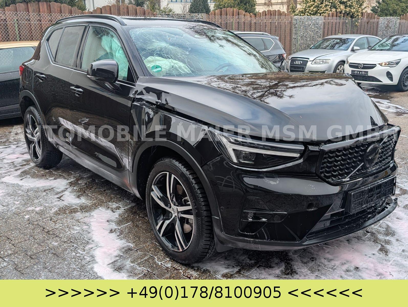 Volvo XC 40 Ultra Black Edition 2WD HK Sound 360° LED