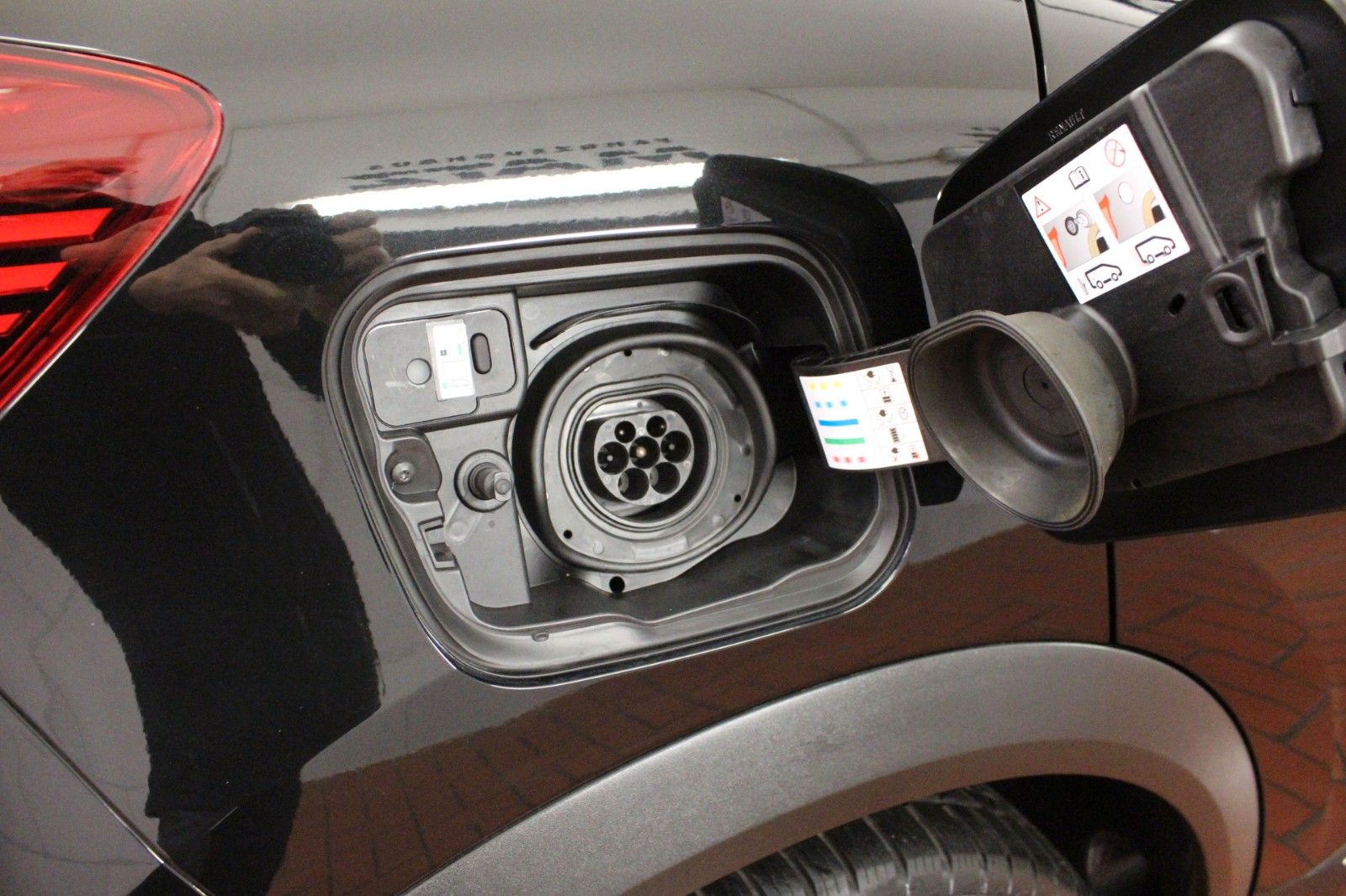 Fahrzeugabbildung Renault Captur E-Tech Plug-In 160* Edition One *