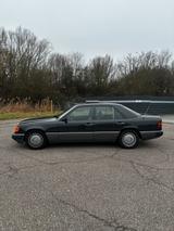 Mercedes-Benz Mercedes w124 200E Limousine Oldtimer - Mercedes-Benz 200 aus 1992