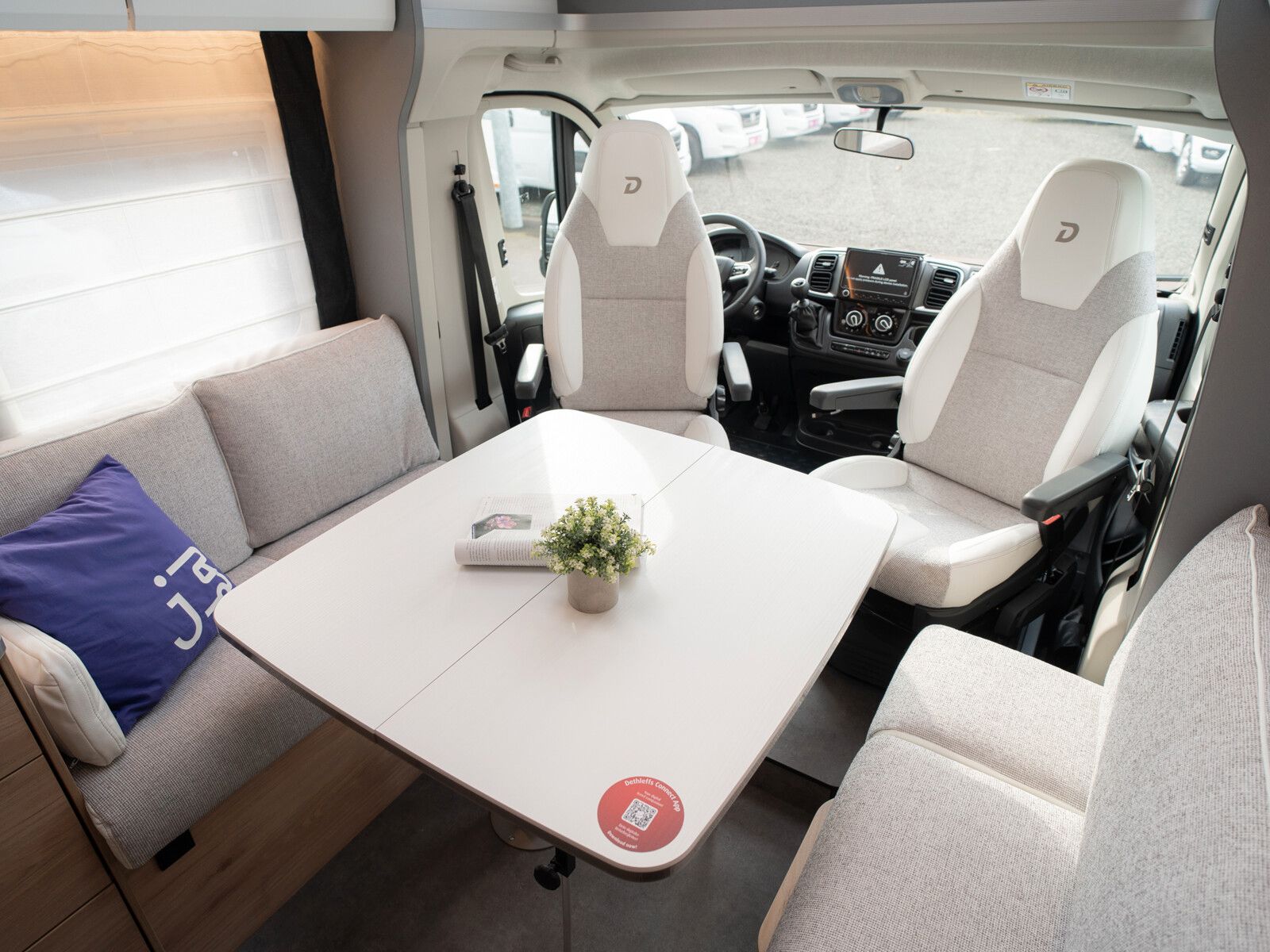 Fahrzeugabbildung Dethleffs Just Camp Active T 7052 EBL Navi Kamera, Markise