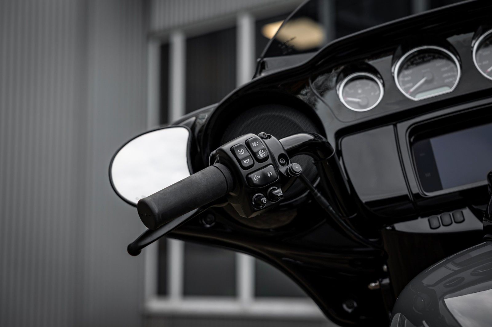 Fahrzeugabbildung Harley-Davidson FLHXST STREET GLIDE ST 117 - Jekill & Hyde -