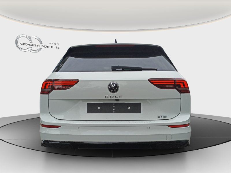 Fahrzeugabbildung Volkswagen Golf Vr. 8 1.5 eTSI R-Line DSG