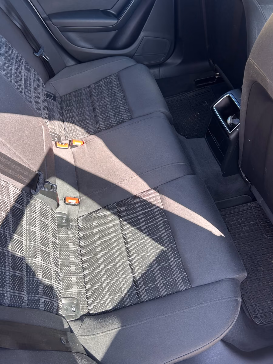 Audi A4 2011 — photo 5