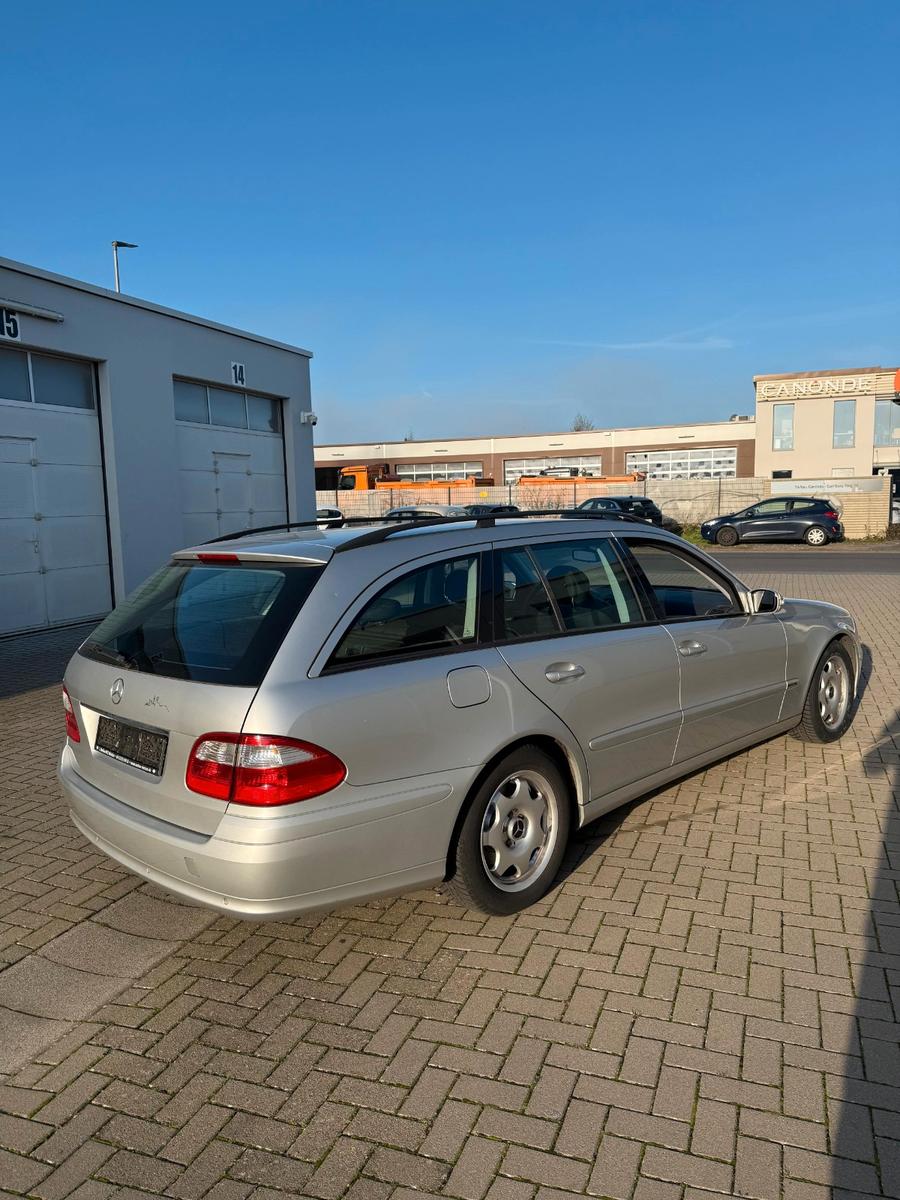 Mercedes-Benz E220 2005 — photo 5