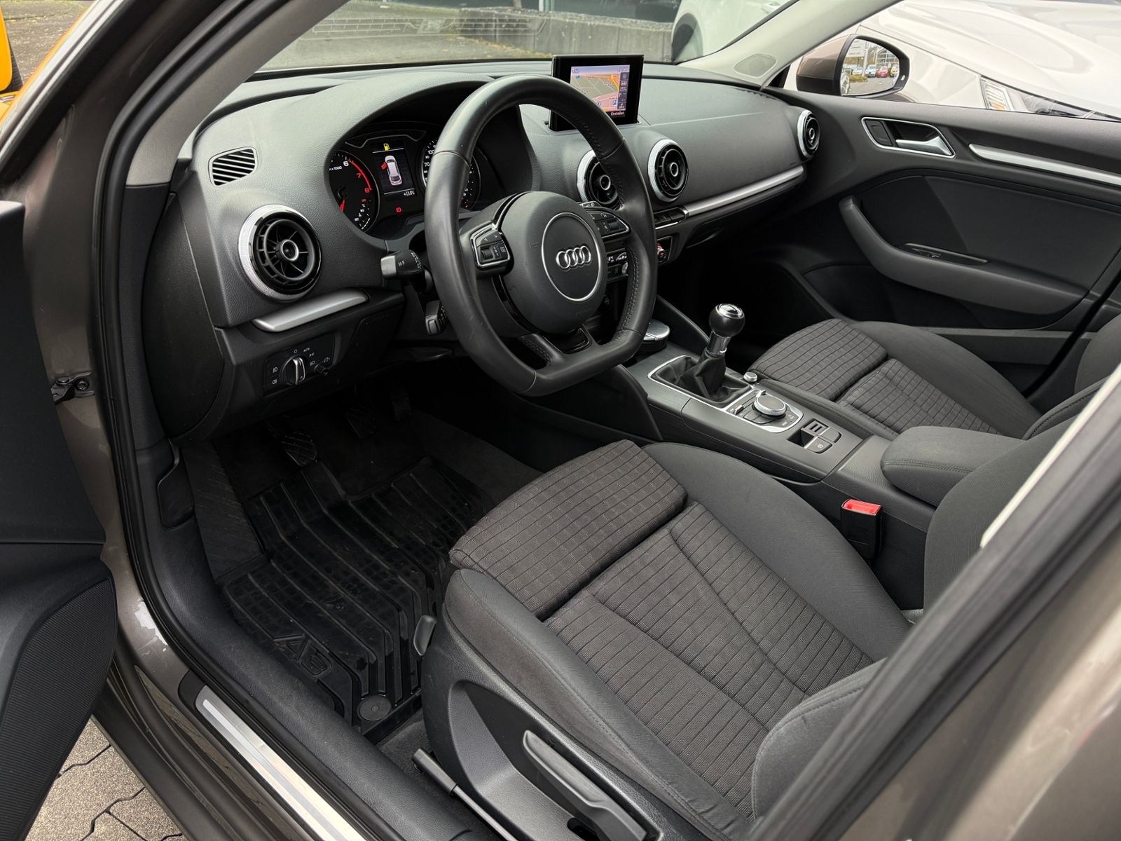 Fahrzeugabbildung Audi A3 1.4 TFSI Sportback Ambition Navi Xenon SHZ