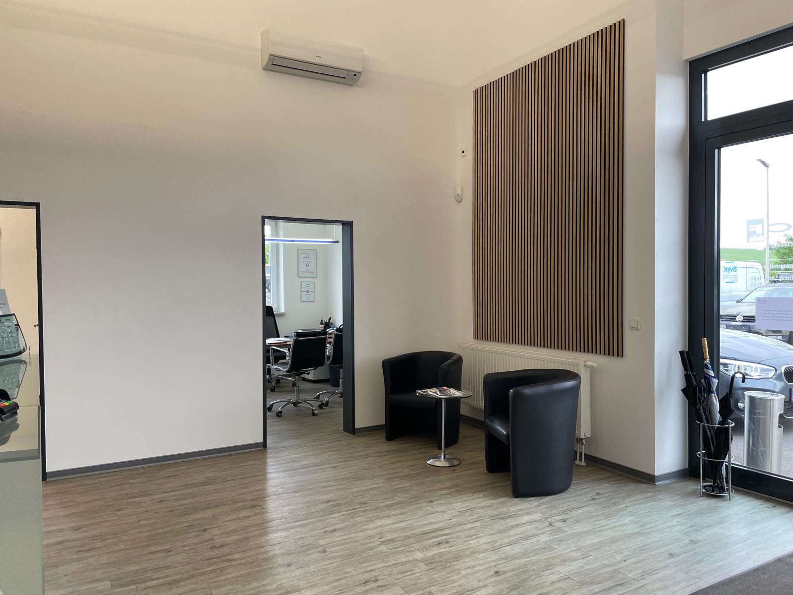 showroom-image-top
