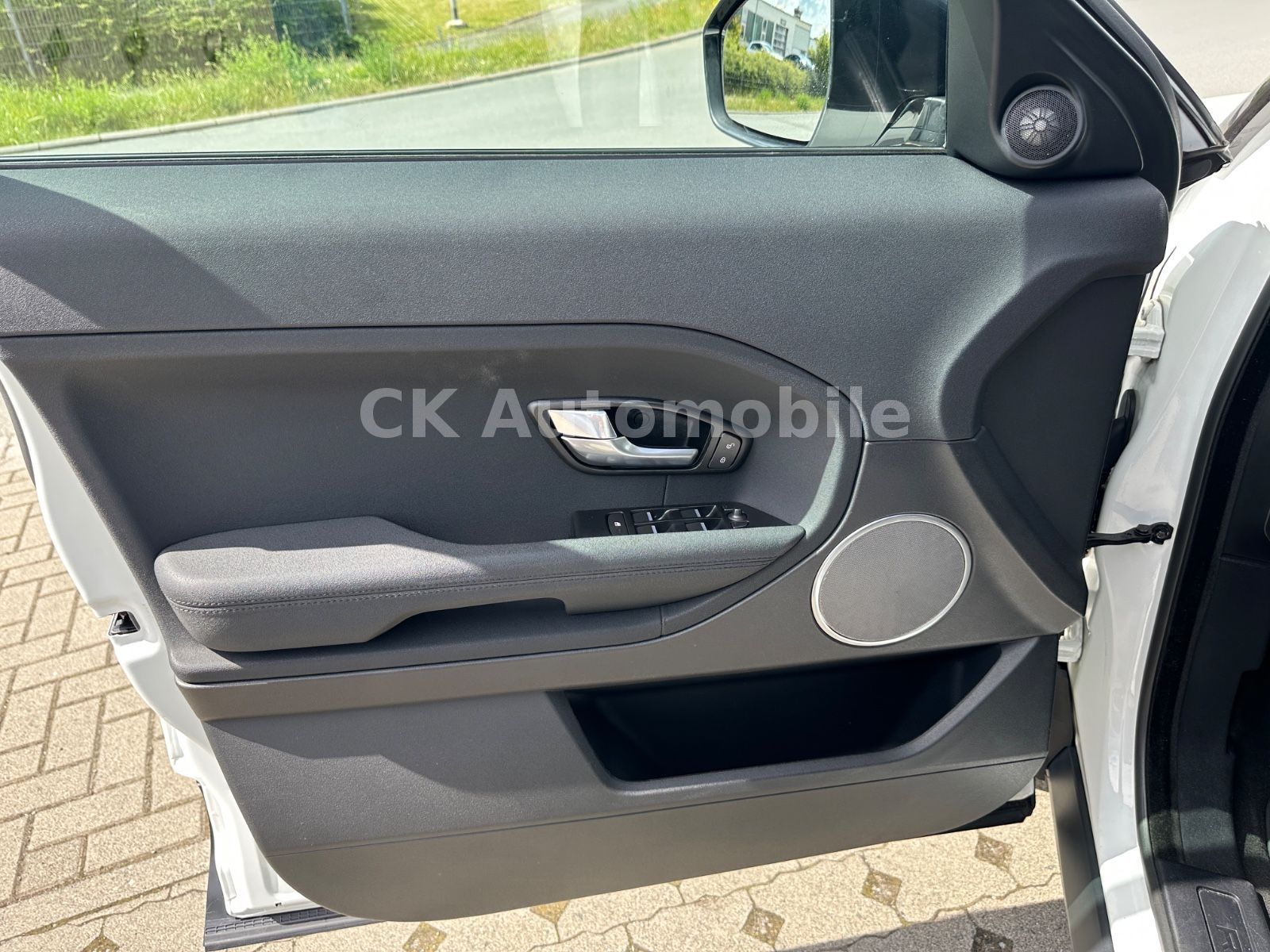 Fahrzeugabbildung Land Rover Range Rover Evoque Pure/Navi/Kamera/PDC