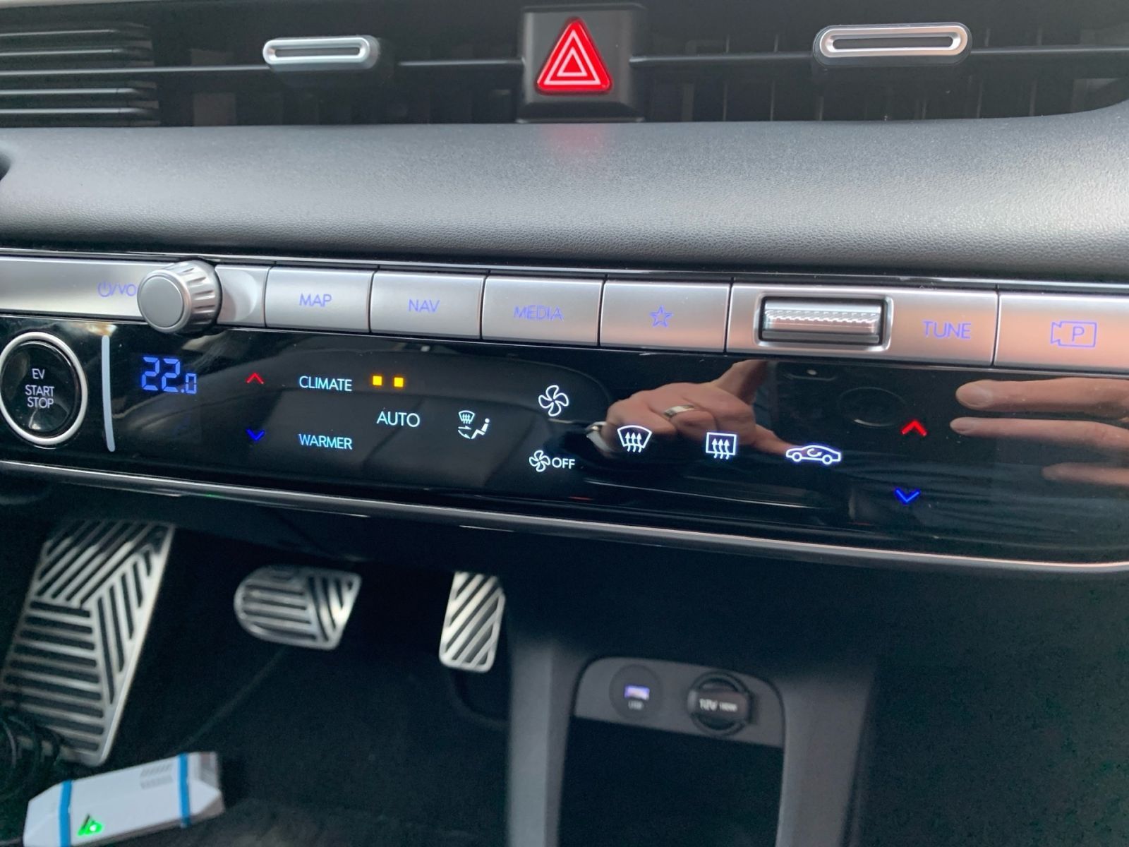 Fahrzeugabbildung Hyundai IONIQ 5 Uniq Elektro 72,6 kWh 4WD AHK 1Hd