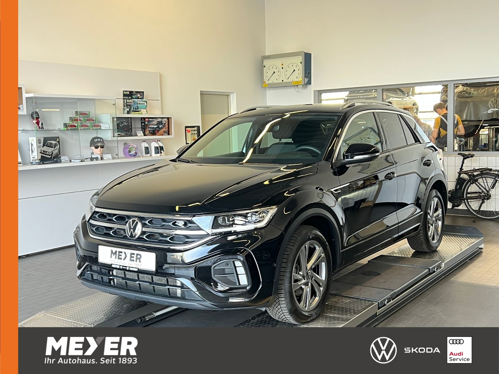 Fahrzeugabbildung Volkswagen T-Roc R-Line 1.5 TSI DSG *AHK, LED, Navi, Kamera