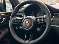 PORSCHE Macan GTS / 360°KAMERA / BOSE / PANORAMA PORSCHE Macan GTS / 360°KAMERA / BOSE / PANORAMA