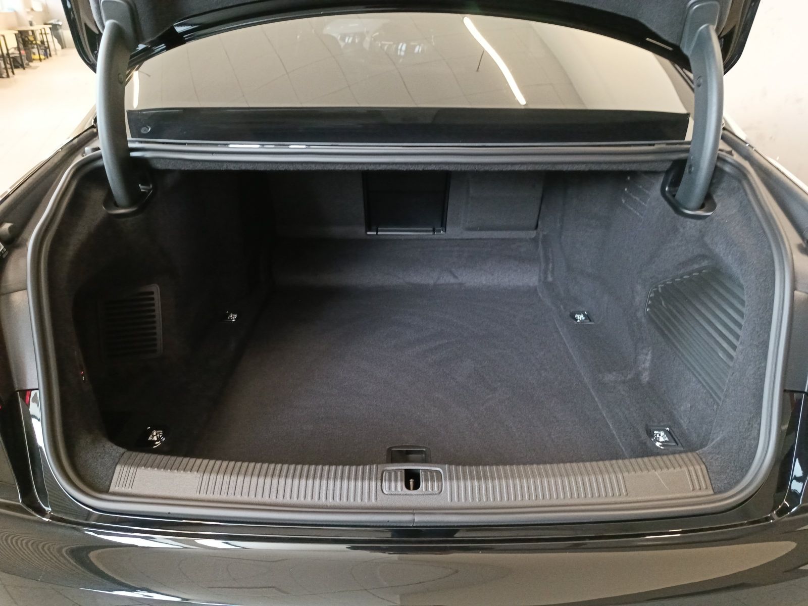 Audi A8 - Bild 18