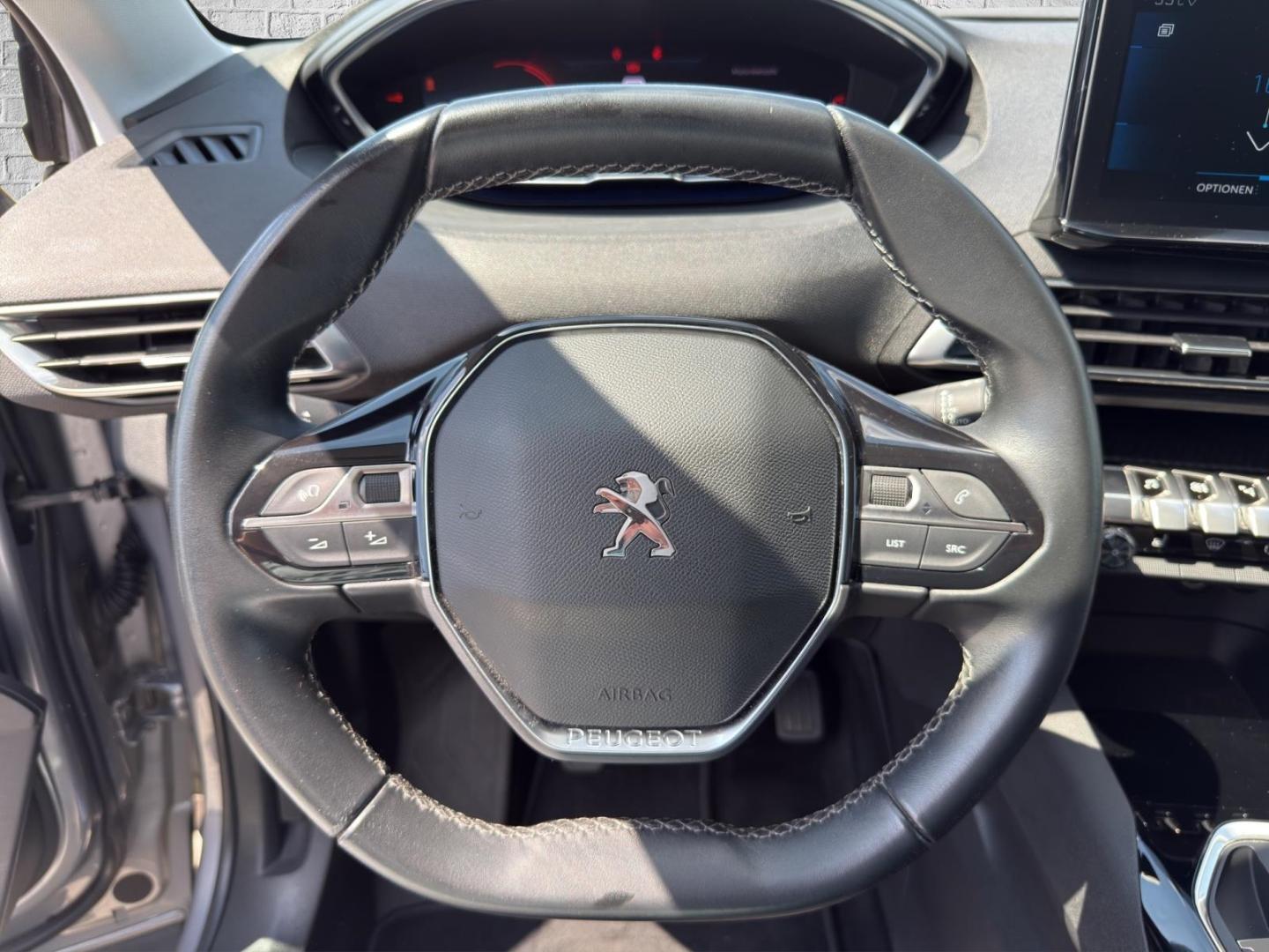 Peugeot 3008 PureTech 130 1,2  Allure Navi/LED