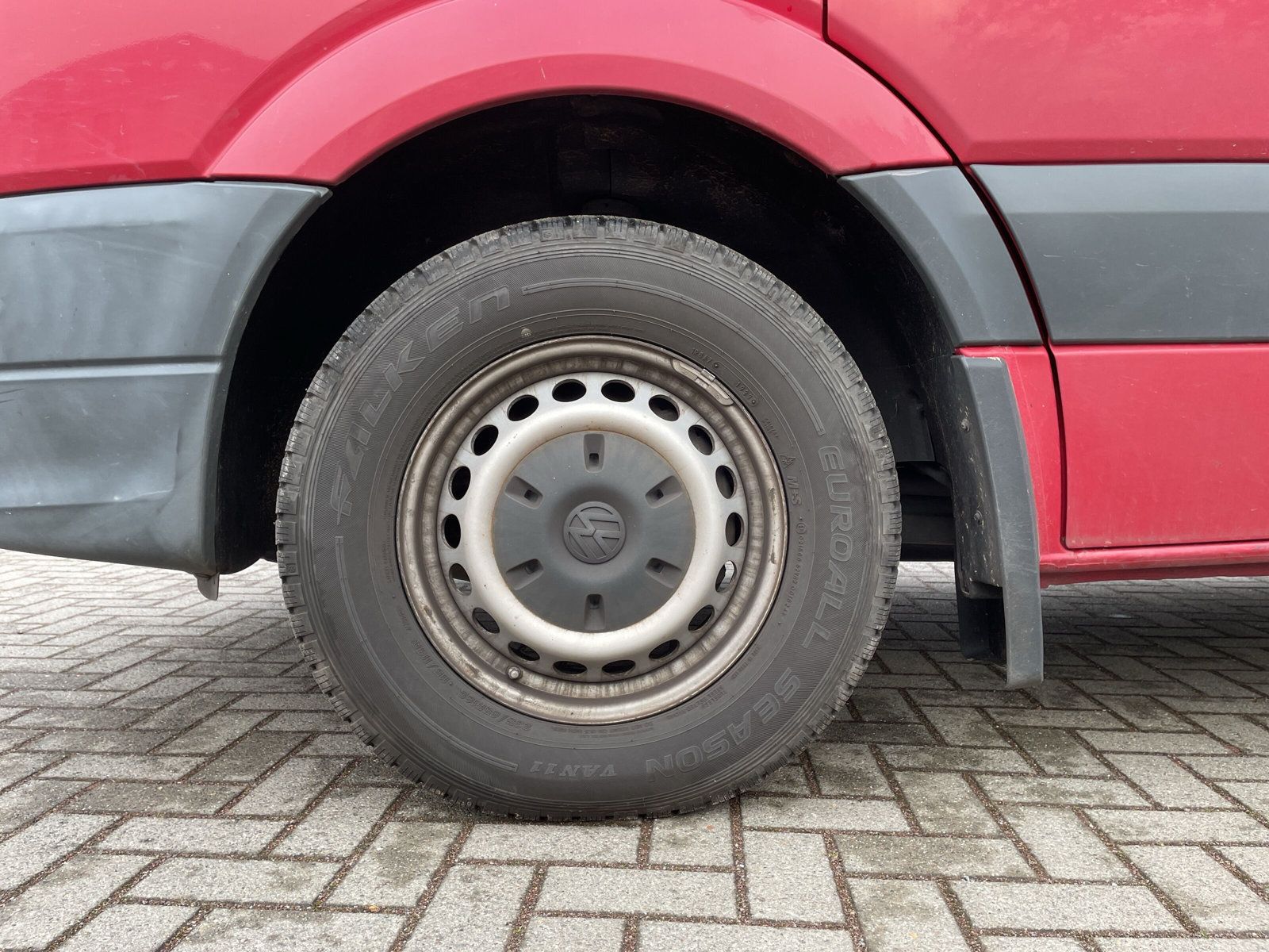 Fahrzeugabbildung Volkswagen Crafter 35 Kombi 2.0 TDI STANDHZG PDC KLIMA