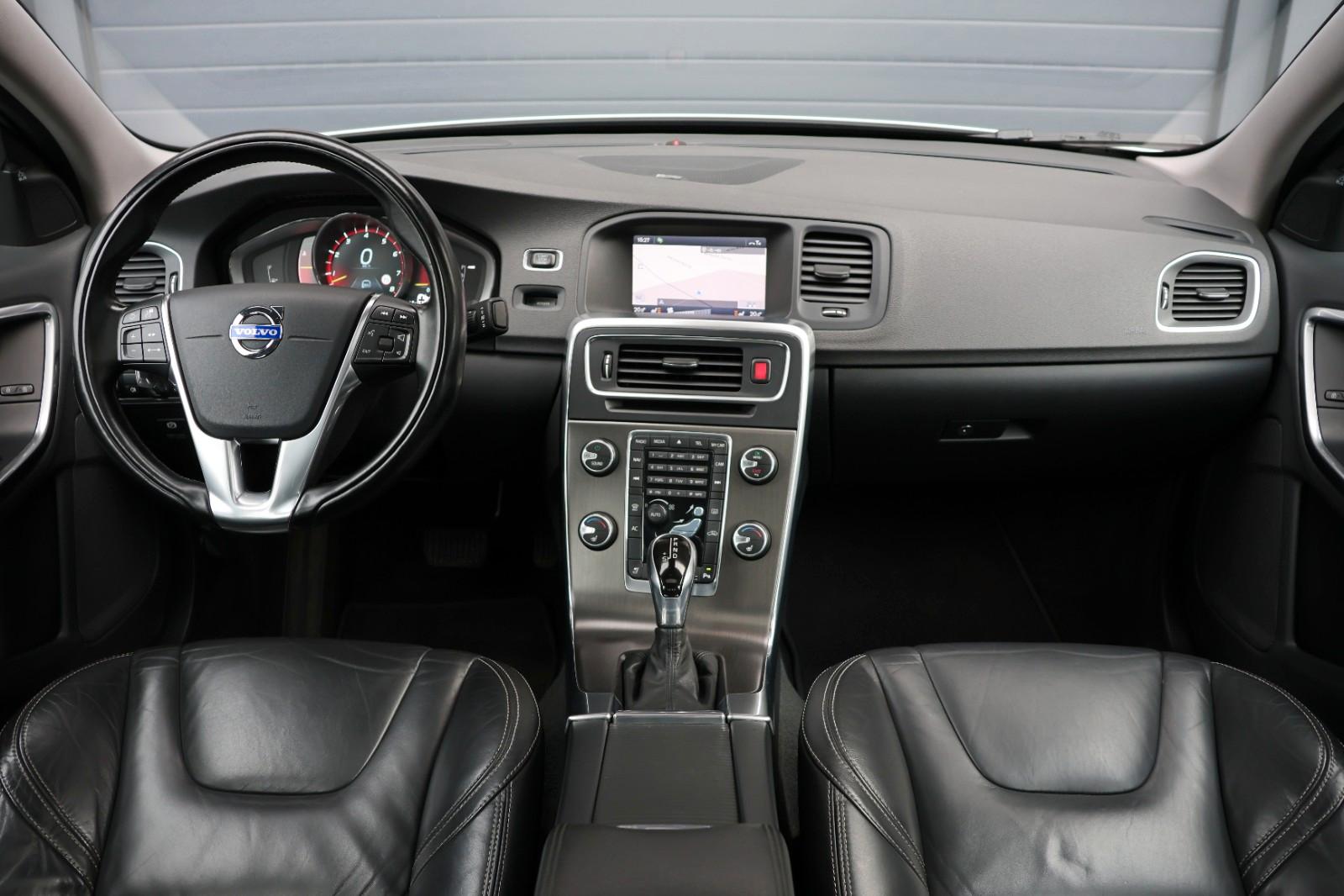 VOLVO S60 3.0L T6 AWD R-DESIGN / ACC / 4XSHZ / LHZ / CAMÉRA / 19 | 347 ch | BVA | PACK SPORT | RÉGLAGE ÉLECTRIQUE DES SIÈGES AVEC FONCTION MÉMOIRE | TOIT OUVRANT