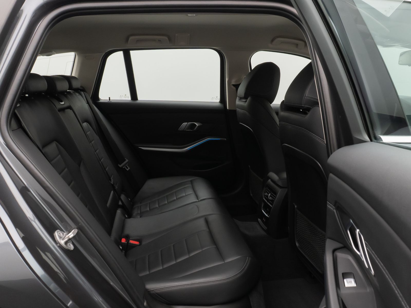 Fahrzeugabbildung BMW 330e Luxury Line 360°HiFi DAB Alarm Sport 19Zoll