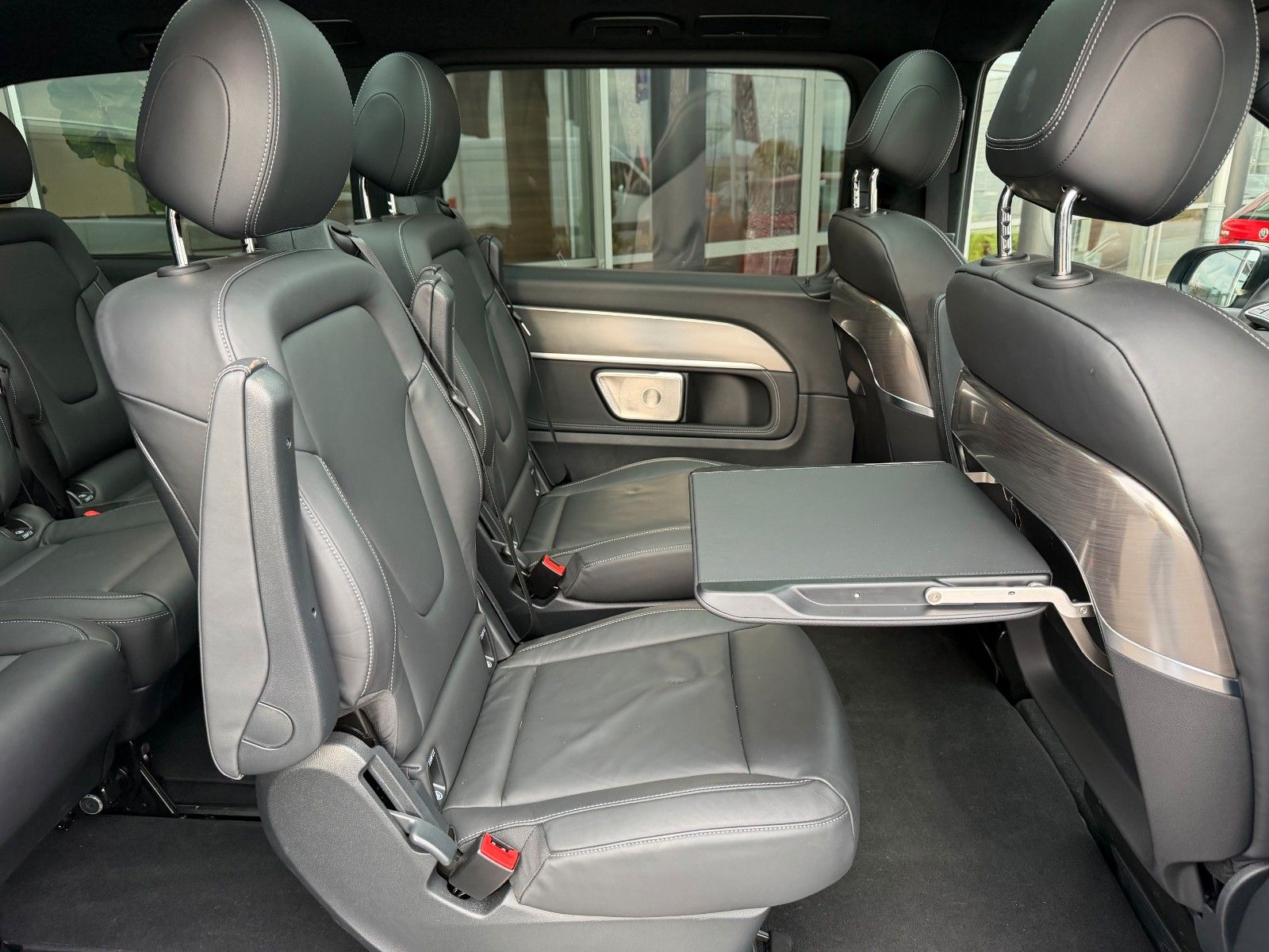 Fahrzeugabbildung Mercedes-Benz V 300 d 4MATIC EXCLUSIVE AMG Panorama Standheiz