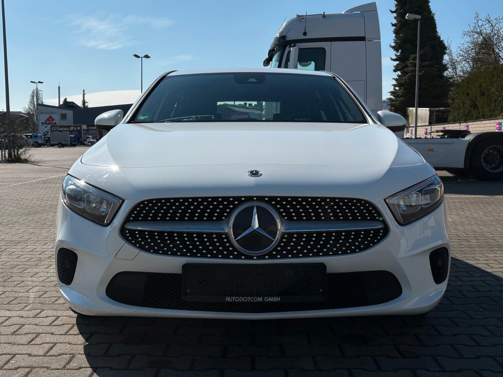 Mercedes-Benz A 200 Progressive *LED*MBUX*PDC