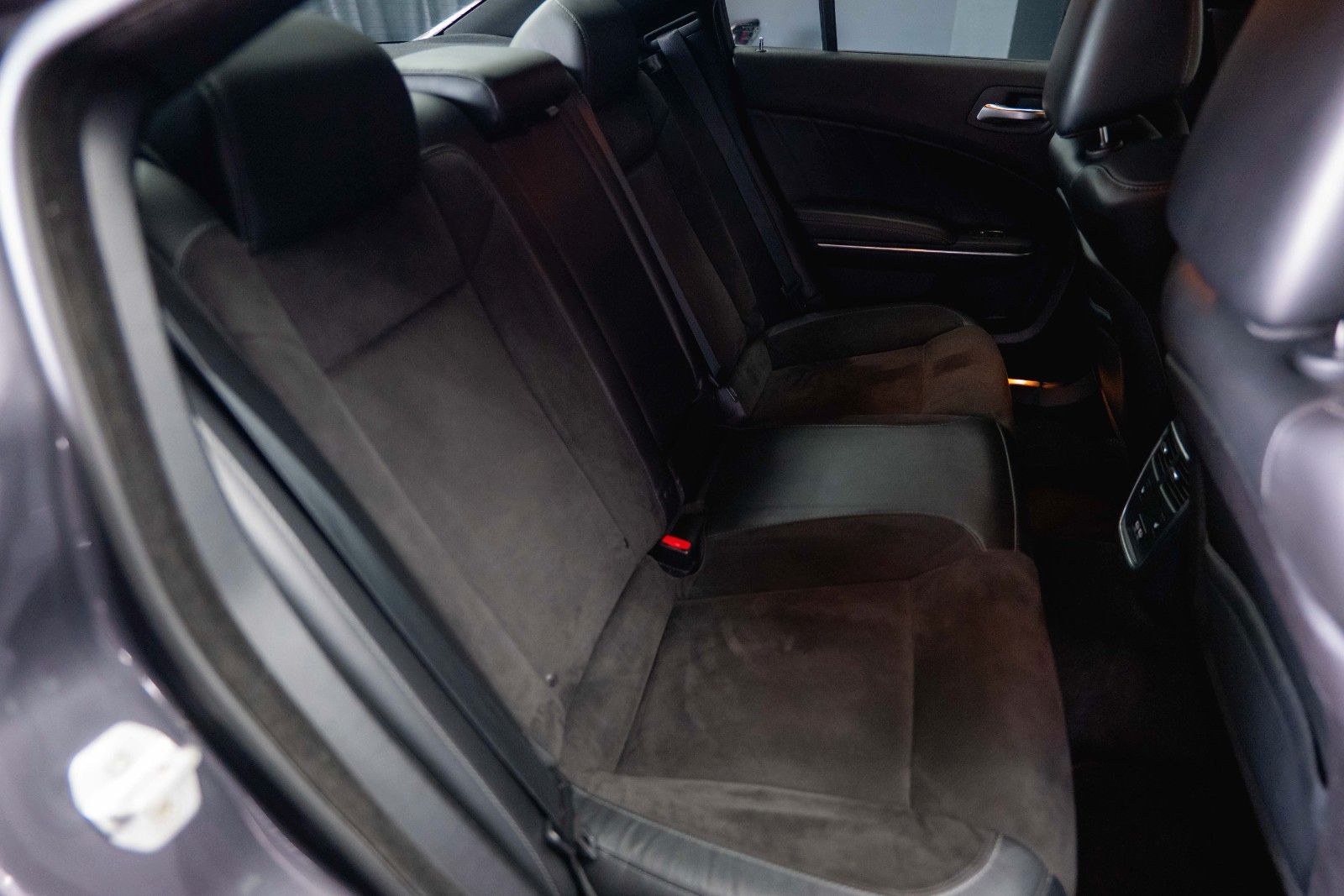 Fahrzeugabbildung Dodge Charger 5.7 V8 HEMI R/T+ Full Options *ACC*LED*