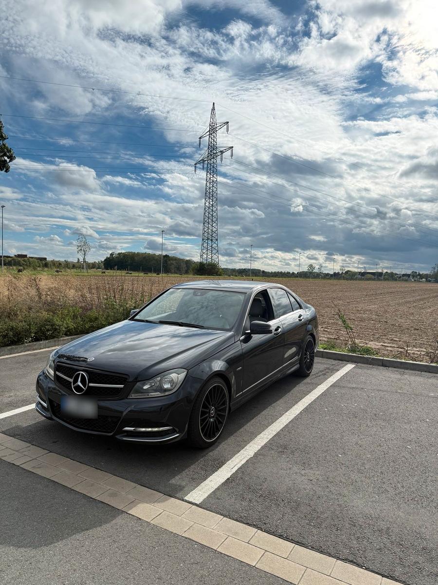 Mercedes-Benz C 220