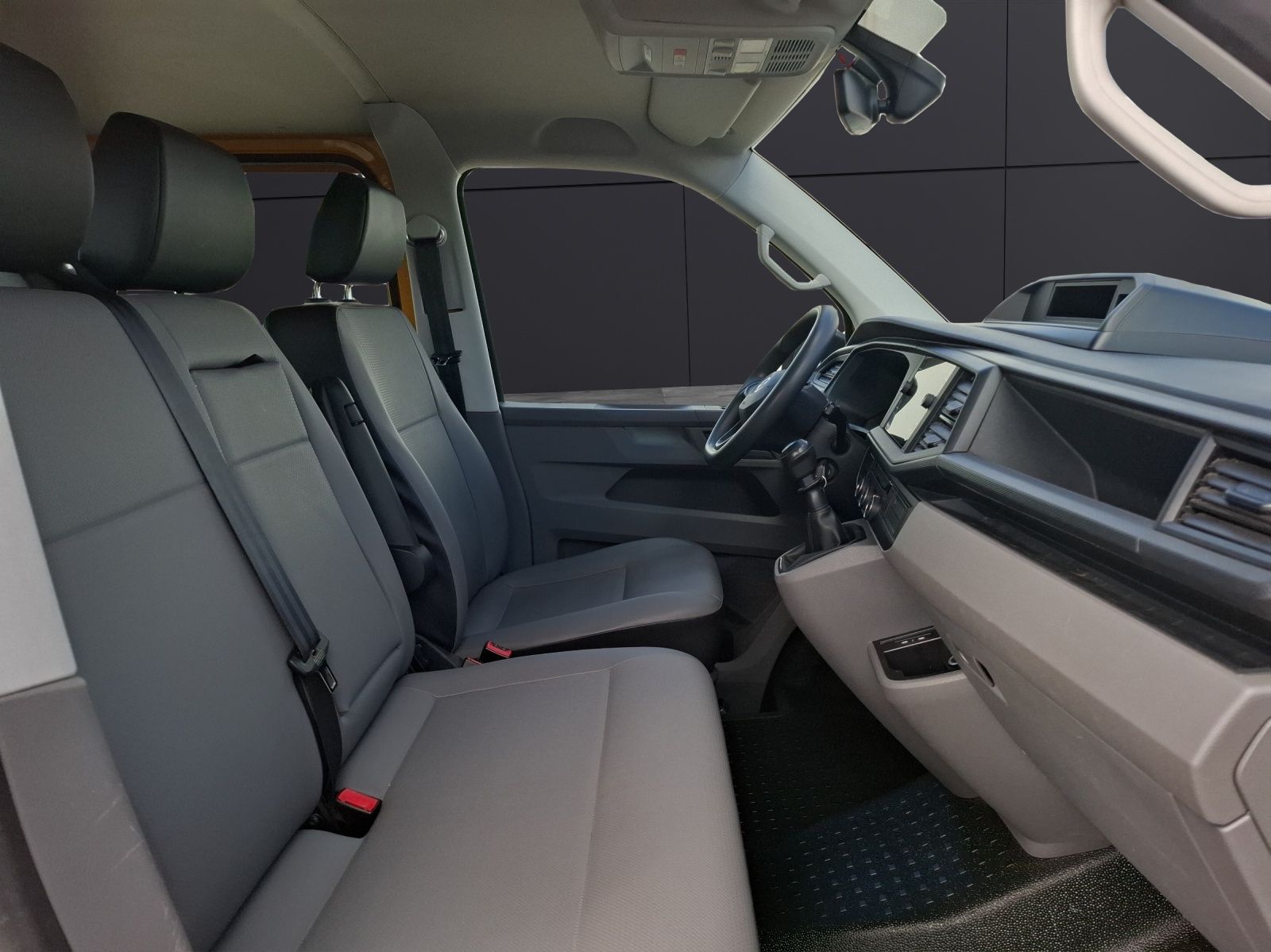 Fahrzeugabbildung Volkswagen T6 Transporter T6.1 DoKa LR Klima AHK