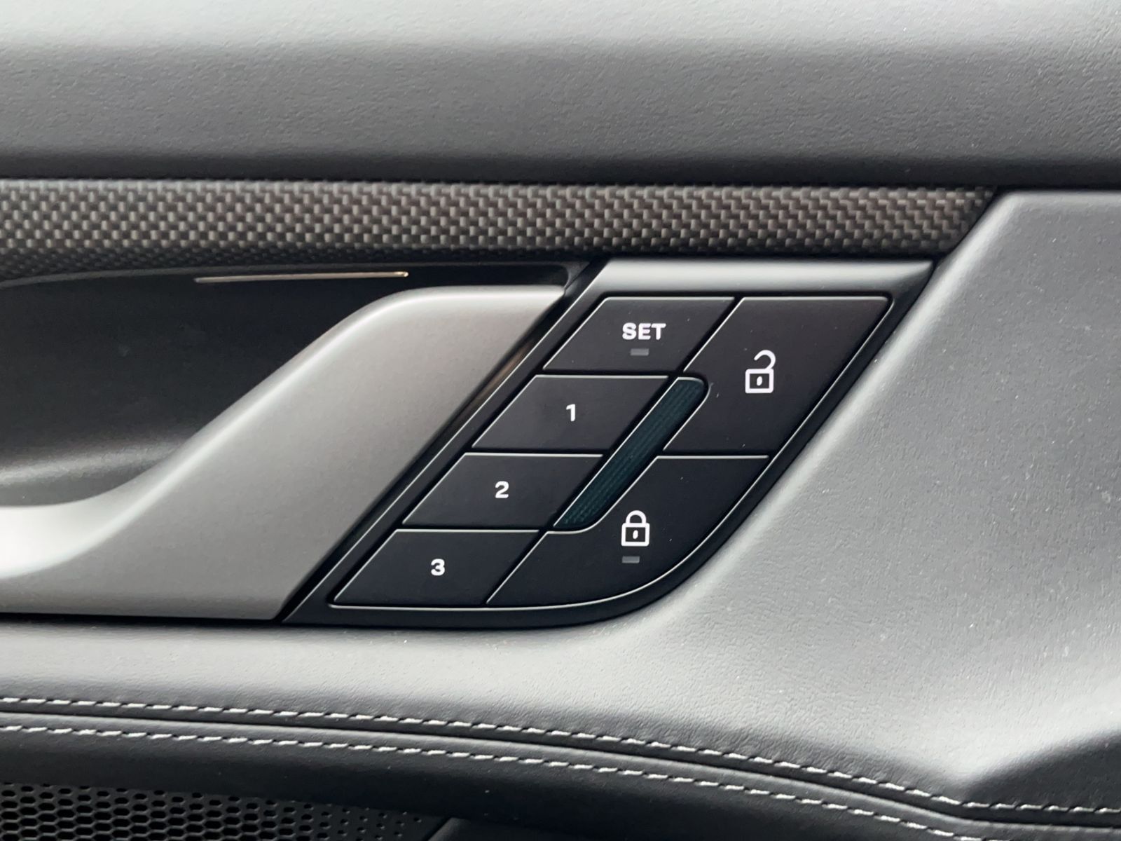 Porsche Taycan - Bild 20