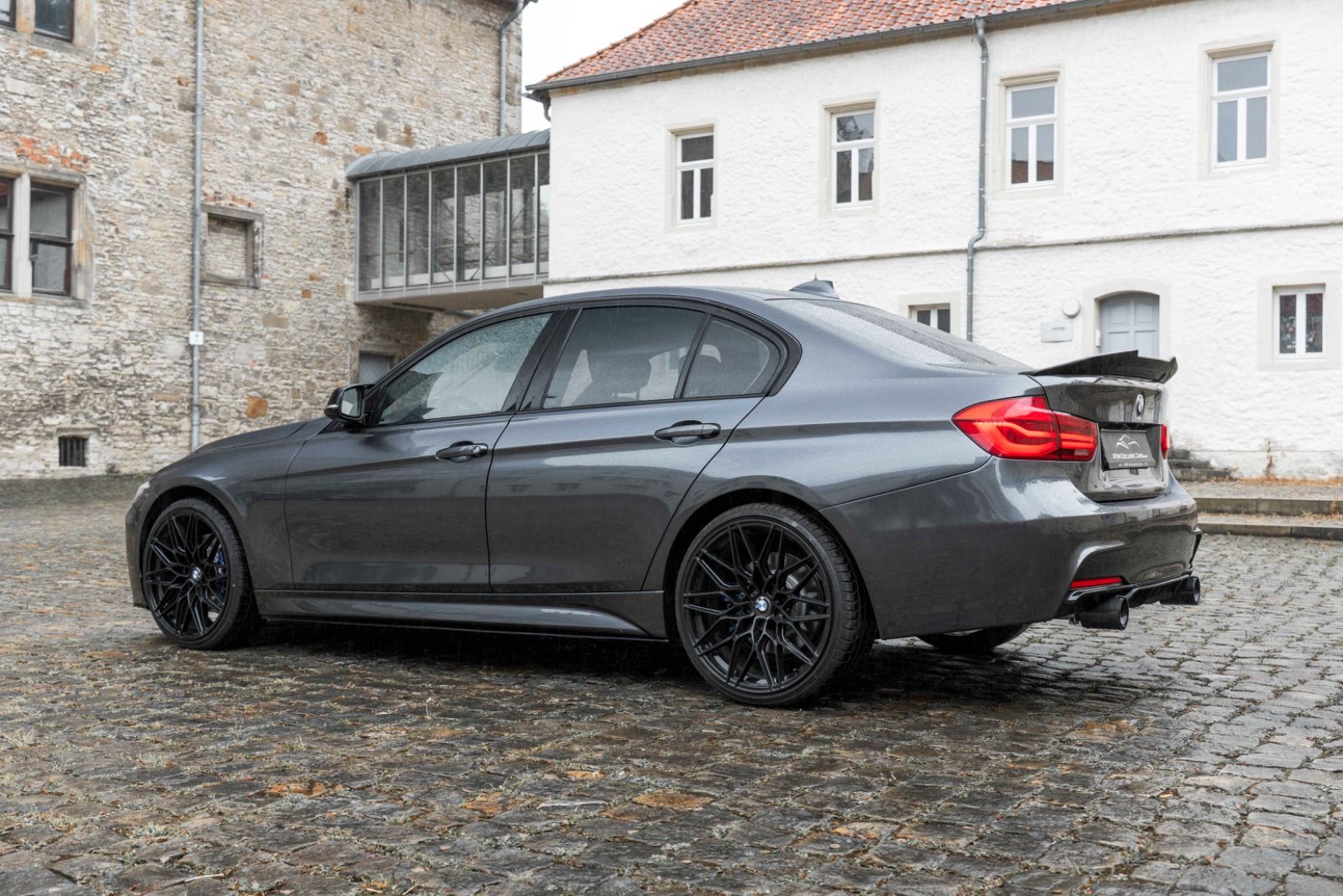 Fahrzeugabbildung BMW 335I M-Performace H&K KAM NAV ALC CARBON M