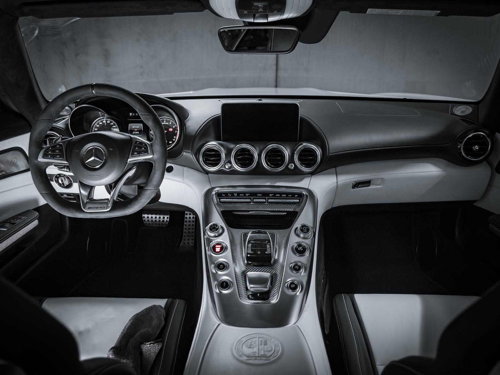 Mercedes-Benz AMG GT S Night Paket Performance Sitze