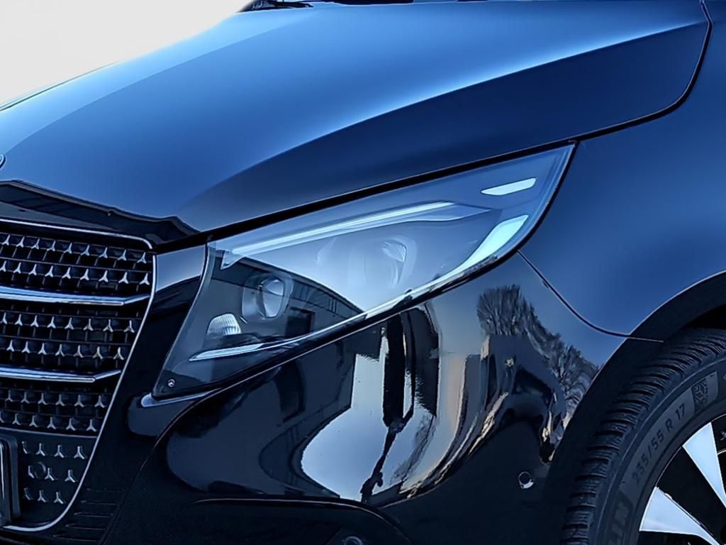 Fahrzeugabbildung Mercedes-Benz V 300 AVG Lang 7 Sitze STHZ DISTRONIC 2,5tAHK AR