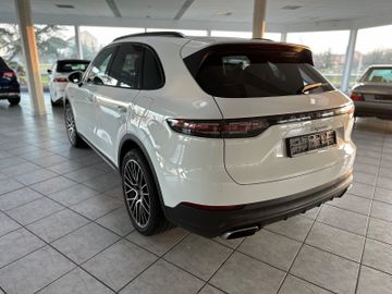 Porsche Cayenne - 6