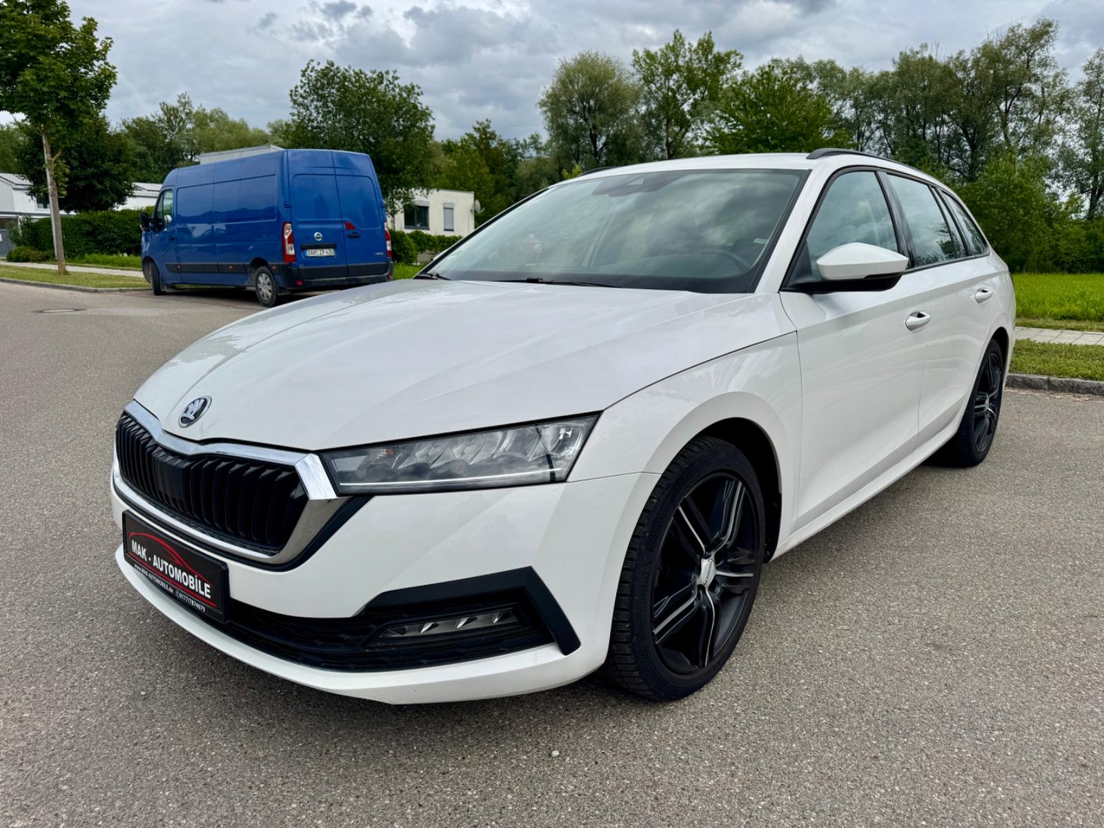 Skoda Octavia Combi LED SHZ PDC SPUR/FRONT-As AppleCar